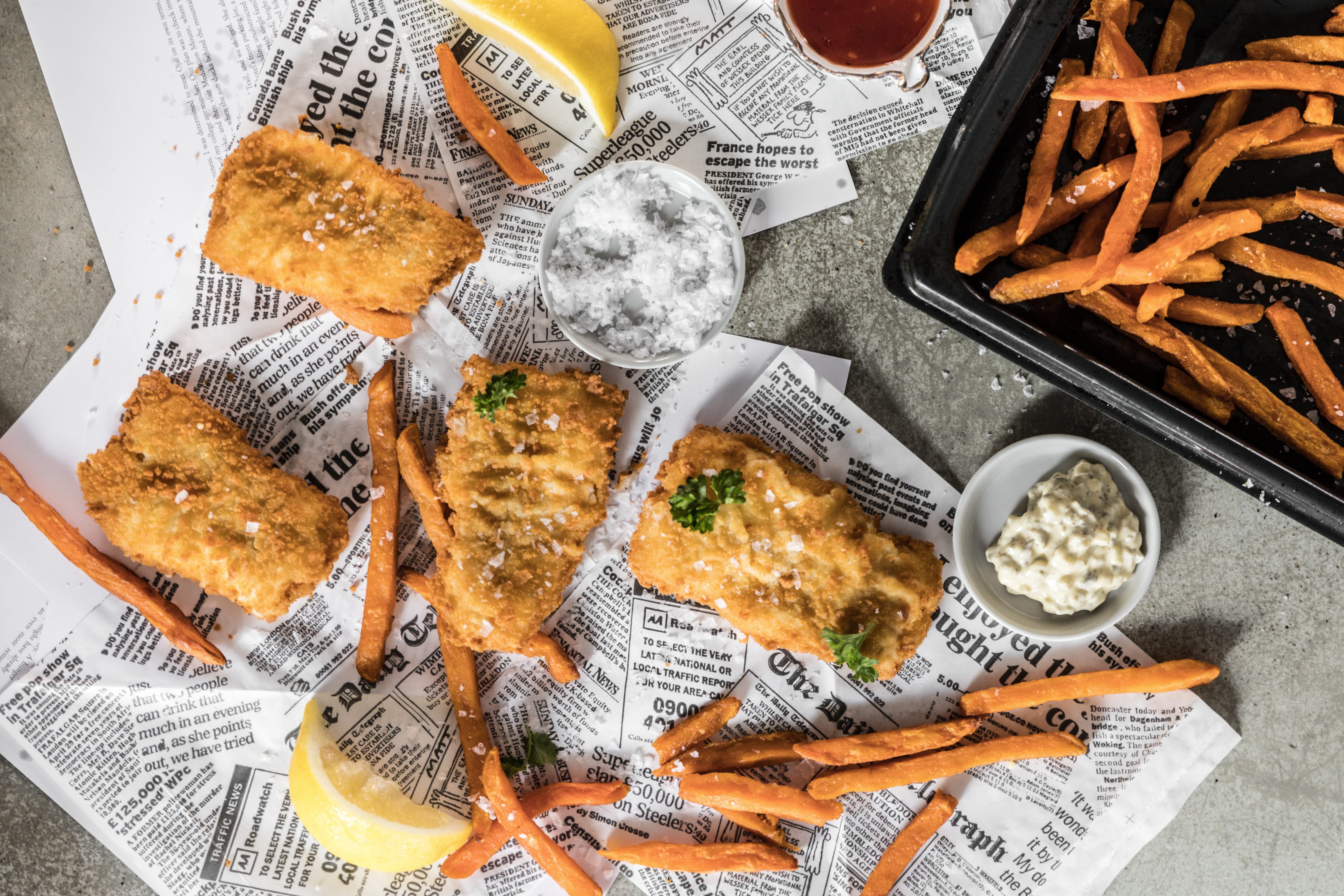 Sprøbakt torsk med søtpotetfries og remulade